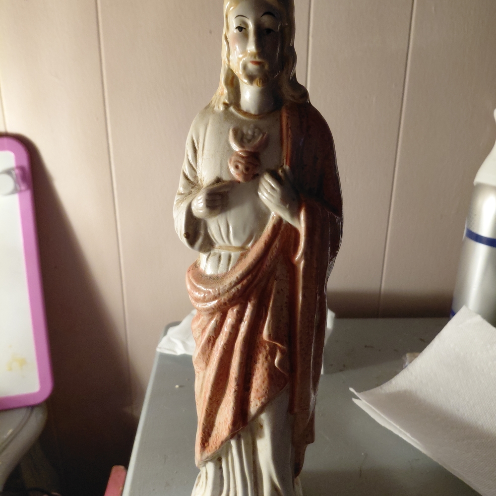 Sacred Heart of Jesus Statue - Cream and Brown 13in